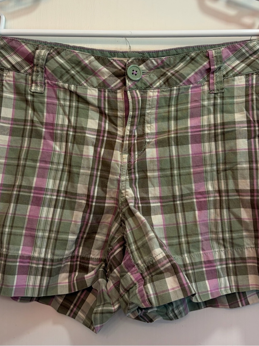Vintage Aeropostale Y2K Plaid 100% Cotton Women’s Shorts in Olive and Pink L1